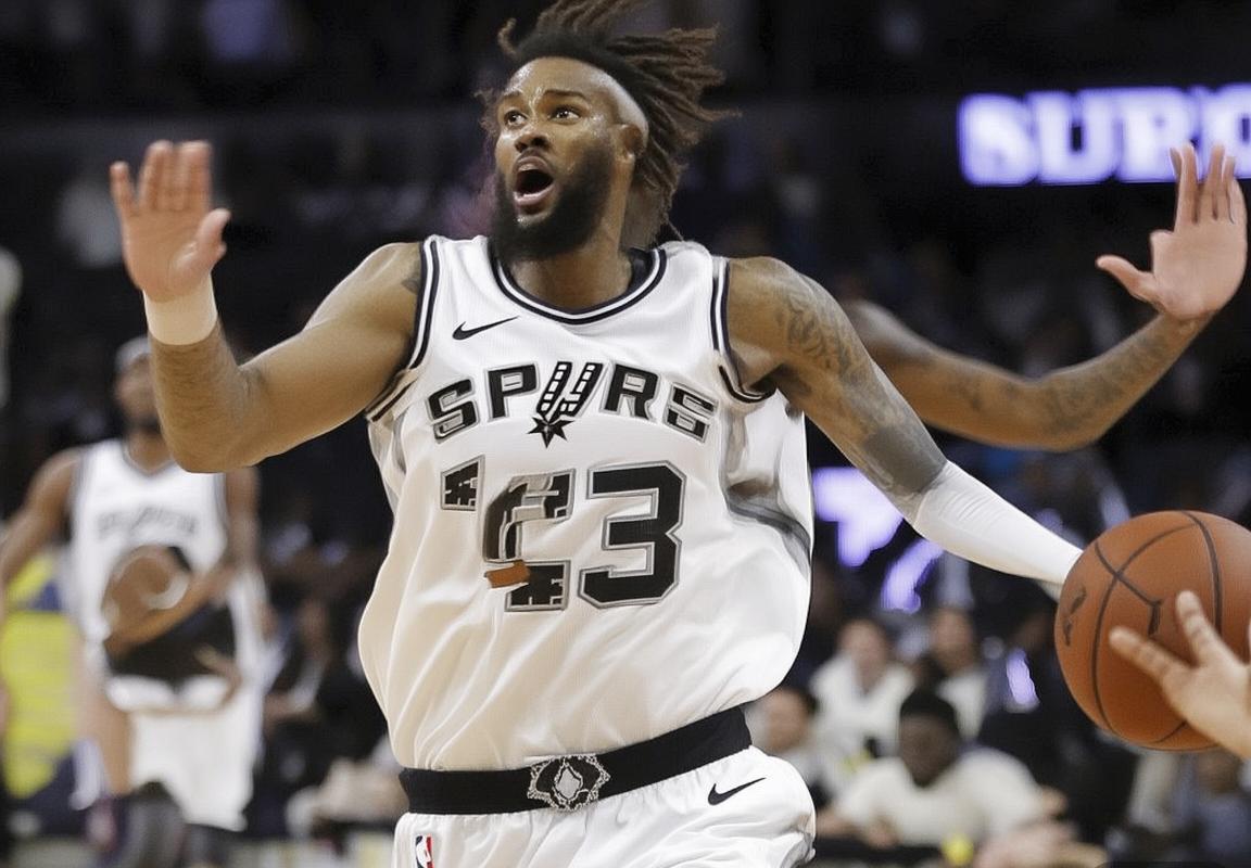 马刺险胜灰熊终结连败，斯科蒂·巴恩斯31分闪耀NBA常规赛